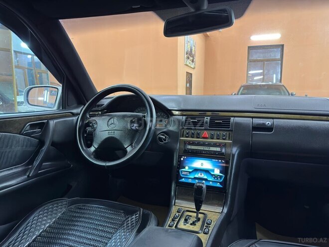 Mercedes E 240 2001, 275,488 km - 2.4 l - Xırdalan
