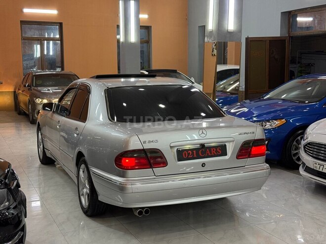 Mercedes E 240 2001, 275,488 km - 2.4 l - Xırdalan