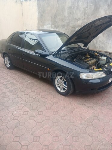 Opel Vectra 1996, 300,000 km - 1.8 l - Gəncə