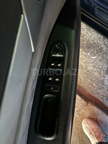 Peugeot 407 2005, 26,000 km - 2.0 l - Bakı