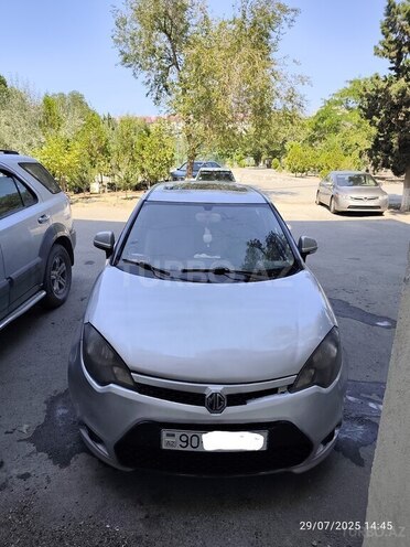MG 3 2011, 425,000 km - 1.5 l - Salyan