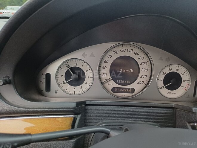 Mercedes E 240 2003, 313,700 km - 2.6 l - Balakən