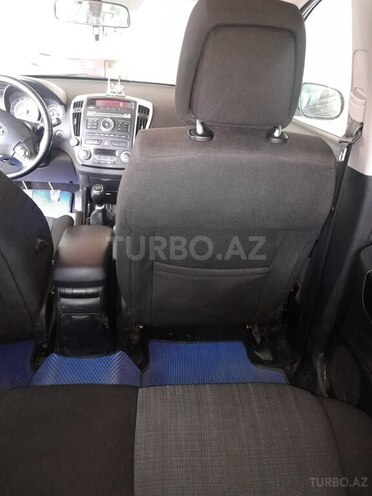 Kia  2009, 250,000 km - 1.6 l - Quba