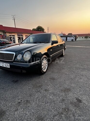 Mercedes E 230 1996, 345,381 km - 2.3 l - Qax