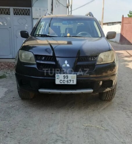 Mitsubishi Outlander 2004, 380,000 km - 2.4 l - Salyan