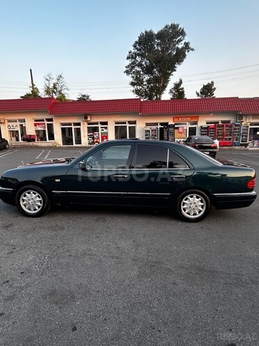 Mercedes E 230 1996, 345,381 km - 2.3 l - Qax