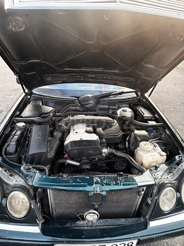 Mercedes E 230 1996, 345,381 km - 2.3 l - Qax