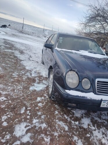 Mercedes E 240 1999, 254,868 km - 2.4 l - Şəmkir