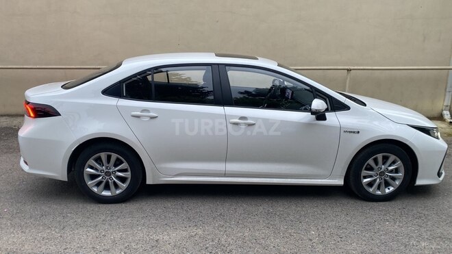 Toyota Corolla 2023, 30,000 km - 1.8 l - Bakı