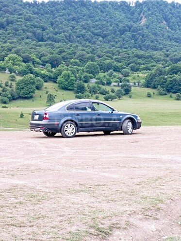 Volkswagen Passat 2001, 298,000 km - 1.8 l - Tovuz