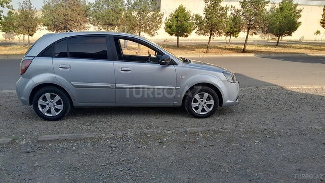 Kia Rio 2009, 247,000 km - 1.4 l - Gəncə