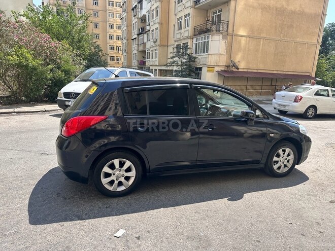 Nissan Tiida-14