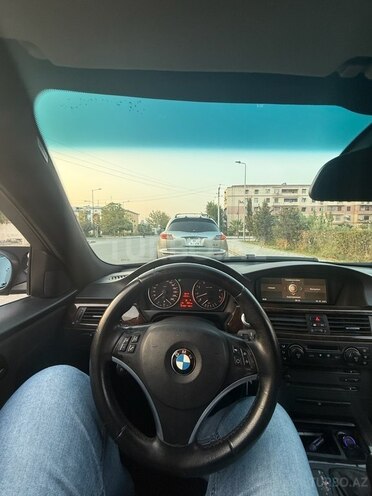 BMW 330 2005, 200,000 km - 3.0 l - Yevlax