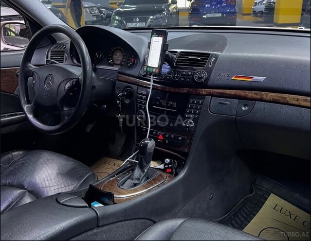 Mercedes E 200 2006, 285,000 km - 1.8 l - Naxçıvan