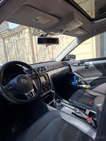 Volkswagen Passat 2011, 260,000 km - 2.5 l - Bakı
