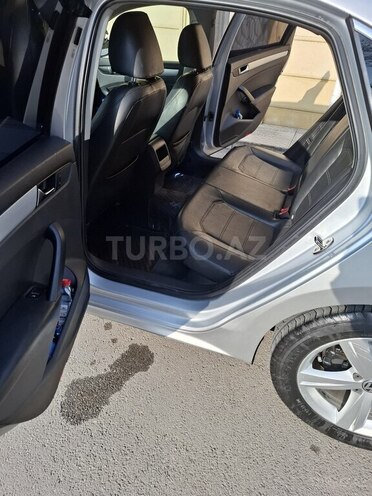 Volkswagen Passat 2011, 260,000 km - 2.5 l - Bakı
