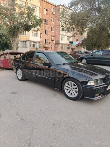 BMW 320 1995, 330,000 km - 2.0 l - Sumqayıt