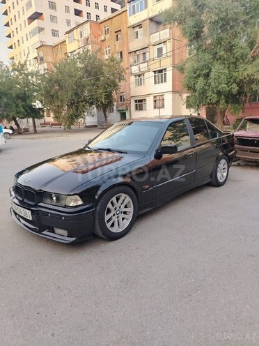 BMW 320 1995, 330,000 km - 2.0 l - Sumqayıt