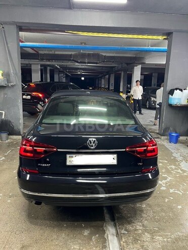 Volkswagen Passat 2017, 134,491 km - 1.8 л - Bakı