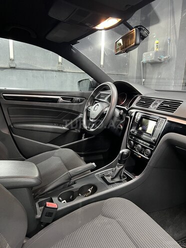Volkswagen Passat 2017, 134,491 km - 1.8 л - Bakı