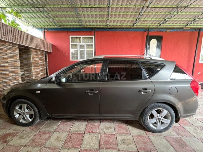 Kia  2011, 285,000 km - 1.4 l - Neftçala