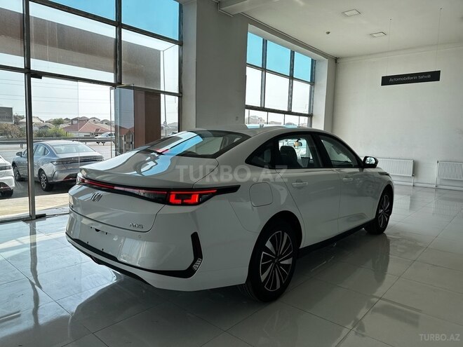 Changan Qiyuan A05 2025, 0 km - 1.5 л - Bakı