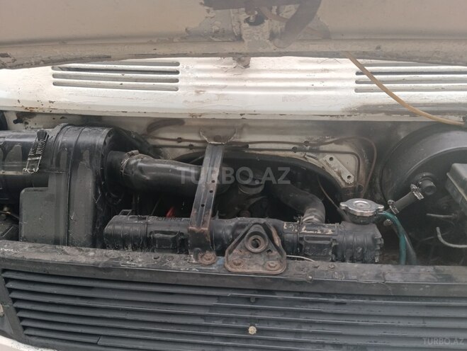 Mercedes 208 D 1993, 230,000 km - 2.3 л - Şirvan