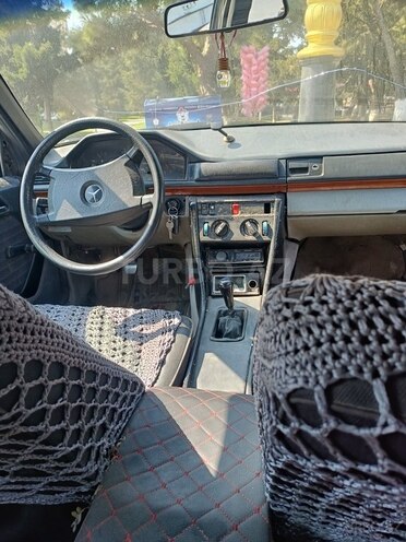 Mercedes E 250 1993, 223,000 km - 2.5 l - Bakı