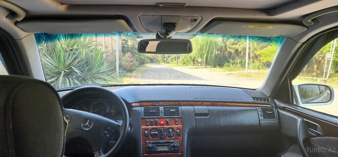Mercedes E 200 2001, 320,000 km - 2.0 l - Dəliməmmədli