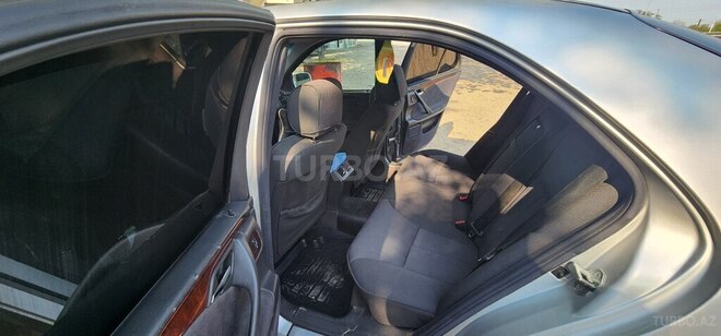 Mercedes E 200 2001, 320,000 km - 2.0 l - Dəliməmmədli