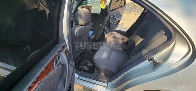 Mercedes E 200 2001, 320,000 km - 2.0 l - Dəliməmmədli