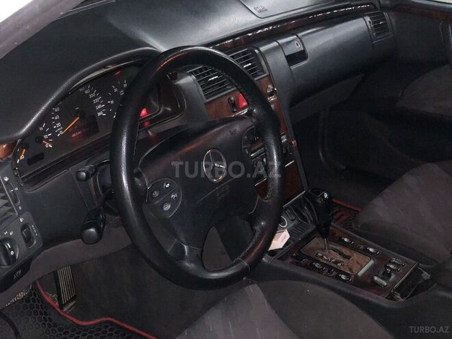 Mercedes E 220 d 2001, 400,000 km - 2.2 л - İmişli