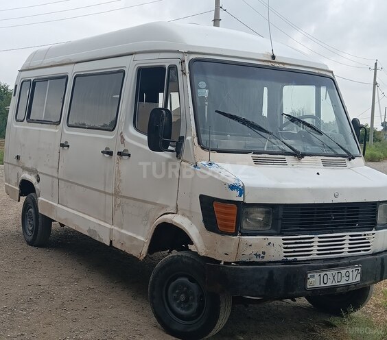 Mercedes 208 D 1993, 230,000 km - 2.3 л - Şirvan