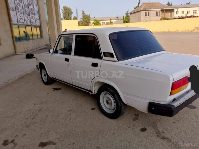 LADA (VAZ) 2107 2009, 88,000 km - 1.6 л - Salyan