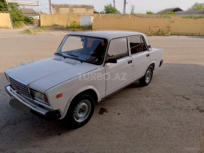 LADA (VAZ) 2107 2009, 88,000 km - 1.6 л - Salyan