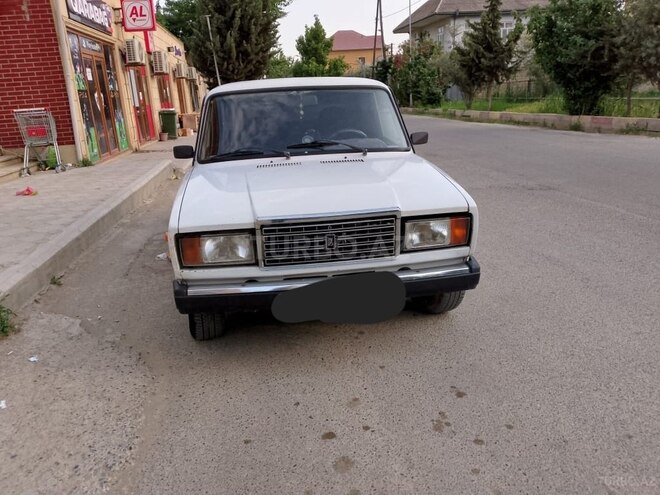 LADA (VAZ) 2107 2009, 88,000 km - 1.6 л - Salyan