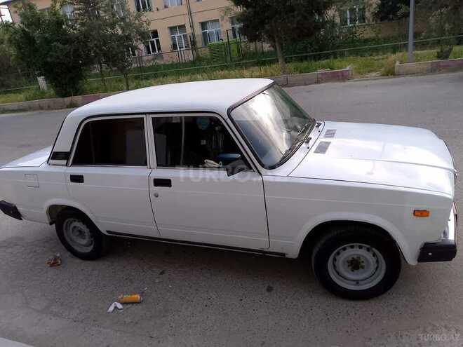 LADA (VAZ) 2107 2009, 88,000 km - 1.6 л - Salyan