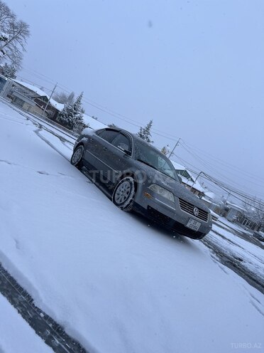 Volkswagen Passat 2004, 366,000 km - 1.8 l - Balakən