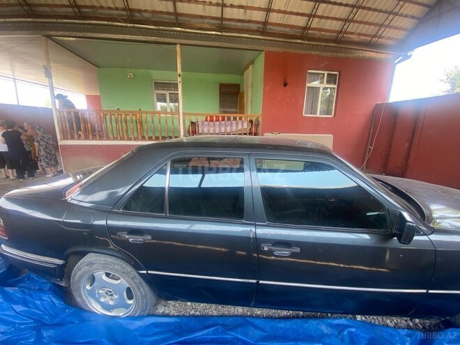 Mercedes E 300 d 1994, 250,000 km - 3.0 l - Bakı