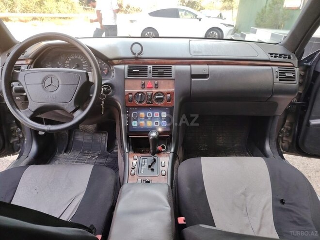 Mercedes E 240 1998, 309,000 km - 2.4 l - Bakı