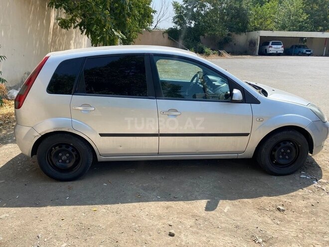 Ford Fiesta 2005, 146,000 km - 1.4 l - Gəncə