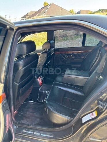 BMW 730 2000, 310,000 km - 2.9 l - Qax