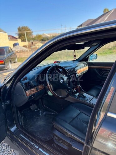 BMW 730 2000, 310,000 km - 2.9 l - Qax