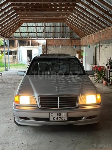 Mercedes C 230 2000, 258,000 km - 2.3 л - Yevlax