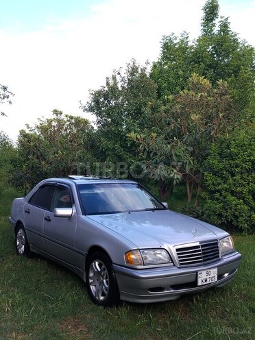 Mercedes C 230 2000, 258,000 km - 2.3 л - Yevlax