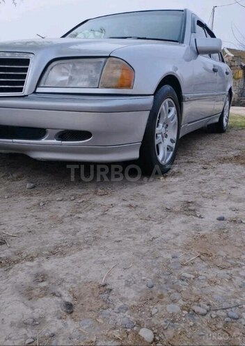 Mercedes C 230 2000, 258,000 km - 2.3 л - Yevlax