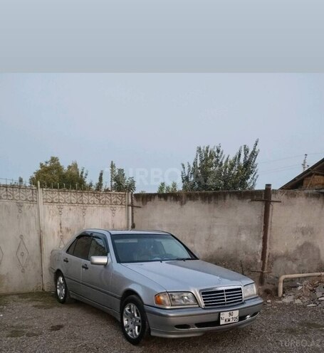 Mercedes C 230 2000, 258,000 km - 2.3 л - Yevlax