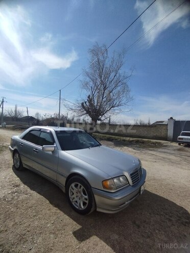 Mercedes C 230 2000, 258,000 km - 2.3 л - Yevlax