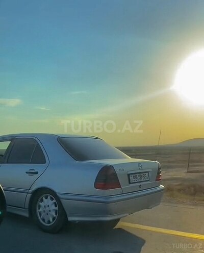 Mercedes C 200 1999, 300,000 km - 2.0 l - Salyan