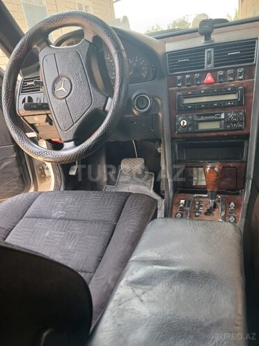 Mercedes C 200 1999, 300,000 km - 2.0 l - Salyan